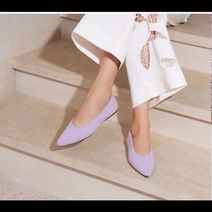 Vivaia Pointed-Toe Ballet Flats (Aria 5°) in Lavender size 39.5 or US 8.5